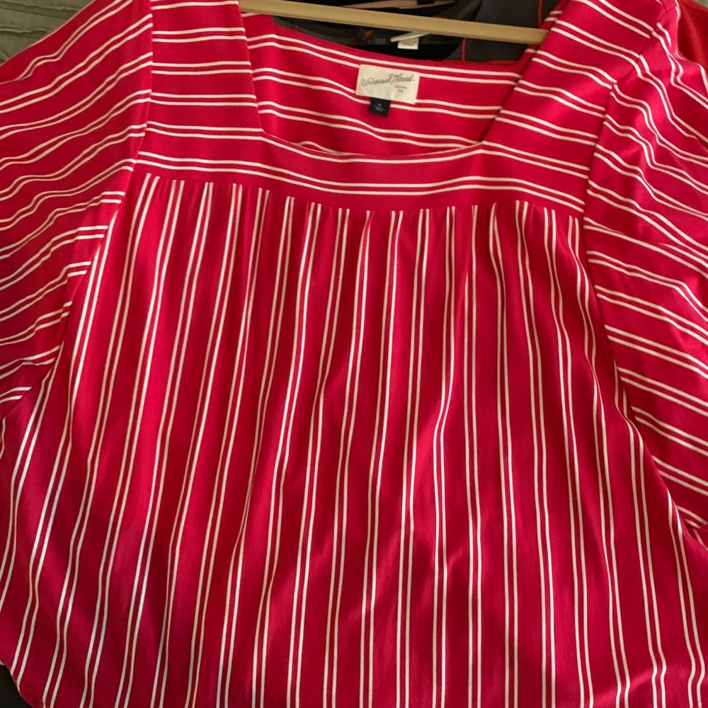 Tops - Picture 5 of 8